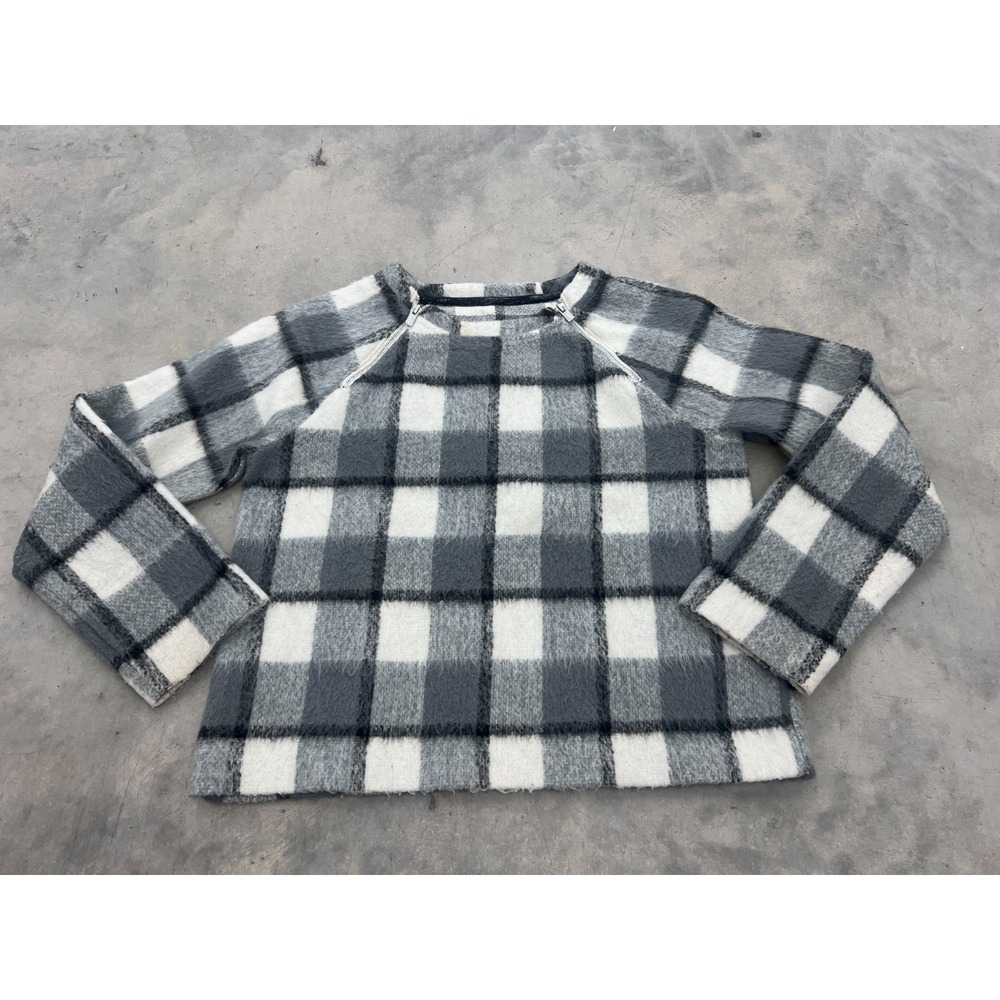 Abercrombie & Fitch Fleece‎ Sweater Womens M Gray White Plaid Shoulder Zip Fuzzy